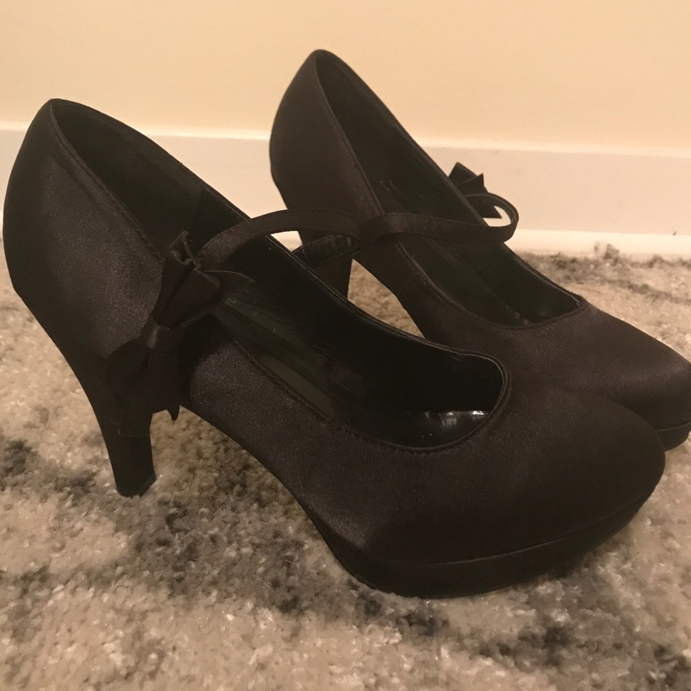 Mary Jane Pumps